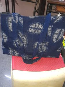 Stylish Blue Leaf Print Handbag