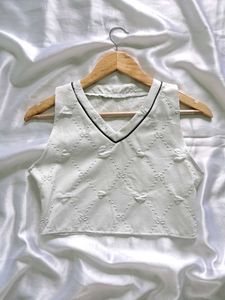 Chic Embroidered Sleeveless Crop Top