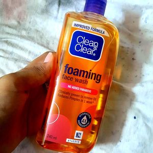 Clean & Clear Foaming Face Wash