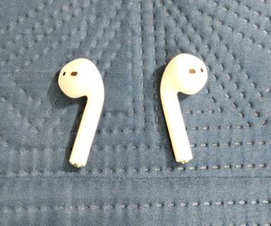 Wireless airpods- White Brand Apple