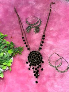 Black Elegant Neck Piece And 2 Earings