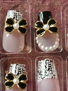 Vembley Elegant Black Pearl Press On Nails