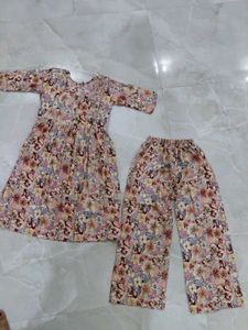 Women's Floral Print Kurta with Pants Set feeding