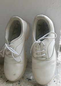 Uniform Classic White Lace-Up Sneakers