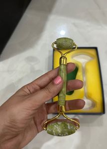 le Marbelle Jade Roller &amp; Gua Sha Set