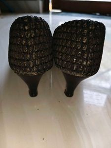 Chic Black Textured Heels