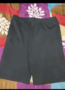 Comfortable Black Capris