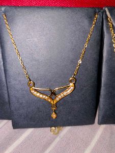 Anouk Elegant Gold Necklaces Set