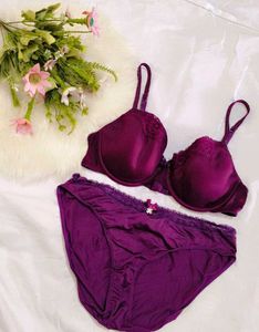 Beautiful Lace &amp; paded bra with brief 👍