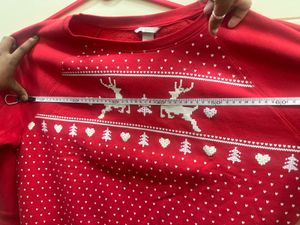 H&amp;M Cozy Red Christmas Sweater with Reindeer