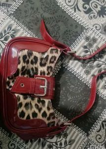 Chic Leopard Print Shoulder Bag