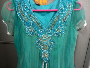 Beautiful 😍 Net Gown With Baloon Astin In ₹299
