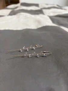 Elegant Leaf Design Ear Climbers
