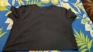 Classic Black Cropped T-Shirt