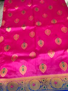 dark purplish pink saree