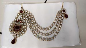 Exquisite Kundan Maang Tikka with Red Stone