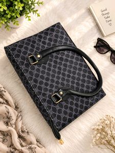 Stylish &amp; Spacious Everyday Handbag