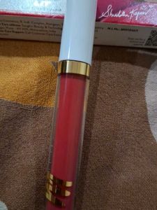 Pink liquid lipstick