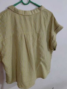 Cute Gingham Button-Up Shirt