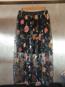 Oeuvre Floral Embroidered Skirt (M)