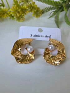 Gold Textured Pearl Earrings