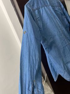 2 tshirt in one frame