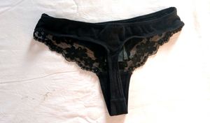 Black Lace Trim Thong Panty 🖤