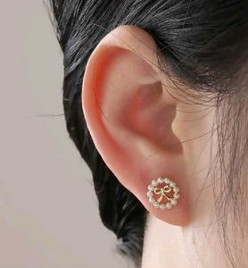 Elegant Gold Emerald &amp; Diamond Earrings