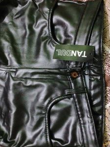 Regular Fit Women Black Trousers