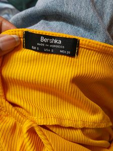 Berskhka Crop Top