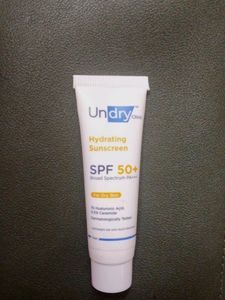 Undry Clinic Hydrating Sunscreen SPF 50+ Broad Spectrum PA+++