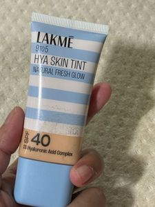 Lakme 9 to 5 Hya Skin Tint