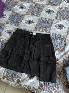 Stylish Black Denim Cargo Mini Skirt