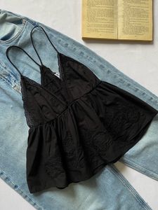 Chic Black Lace Trim Cami Top