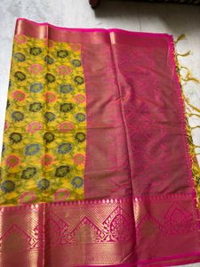 Floral Pure Banarasi Saree With Kanjeevaram Border