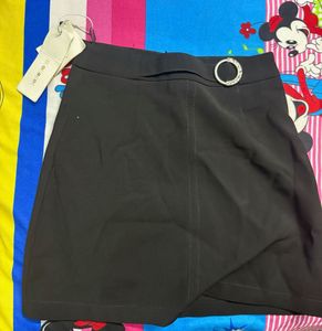 Stylish Black Mini Skirt