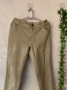 Khaki Cropped Jeans - Versatile Style