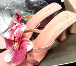Chic Pink Flower Sandals