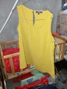 Stylish Yellow Sleeveless Top