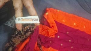 Vibrant skirt with Gold Accents