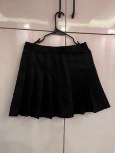 black skirt