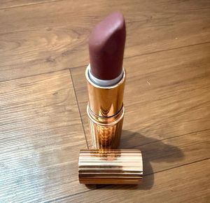 Charlotte tilbury matte revolution lipstick