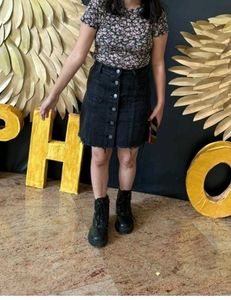 Chic Denim Button-Front Mini Skirt