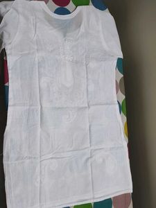 Elegant White Chikankari Kurta