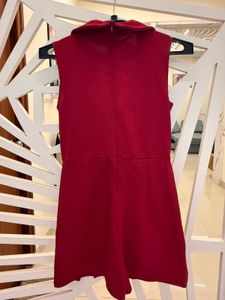Chic Red Sleeveless Blazer Dress