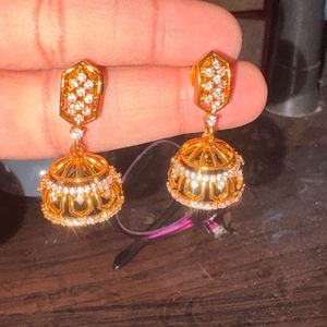 Elegant Gold Jhumka Earrings