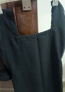 Elegant Black Embroidered Kurta