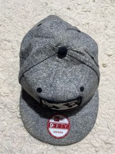 DC Shoes Grey Snapback Hat