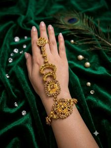 Exquisite Gold-Plated Hand Harness Bracelet