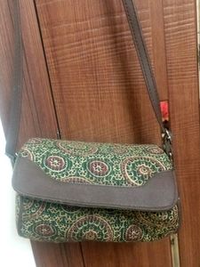 Round Sling Bag